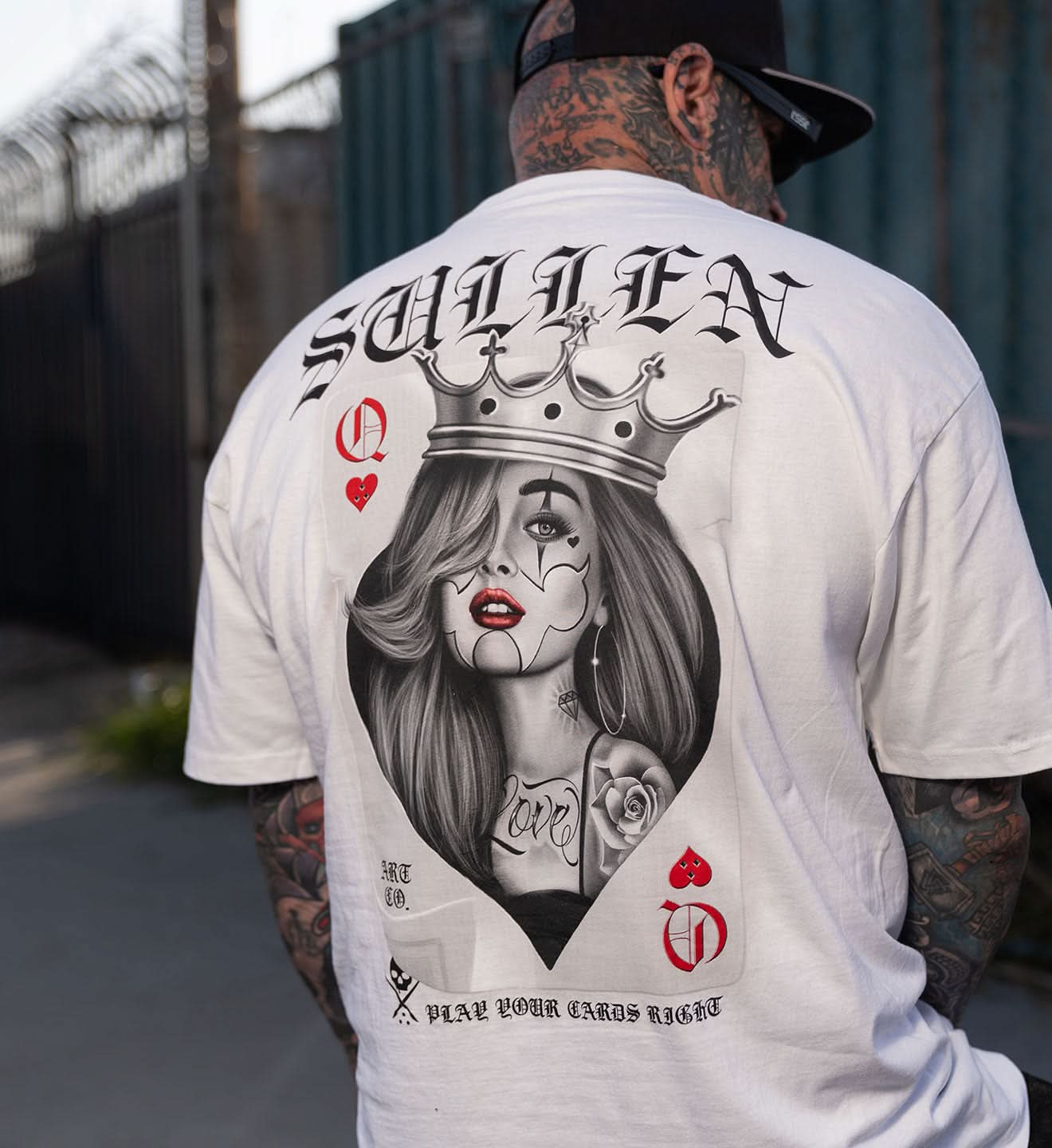 تي شيرت كاجوال بتصميم Queen of - مراجعة Queen Street Fashion وسعره