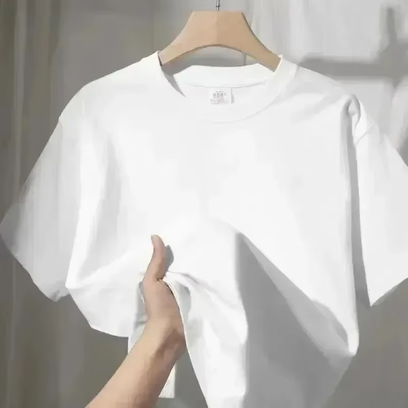 تي شيرت مطبوع عليه 
